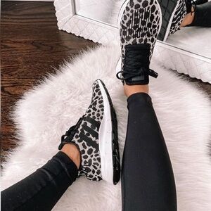 WOMEN'S Adidas Originals Swift Run Leopard
Print BD7962 Sneakers